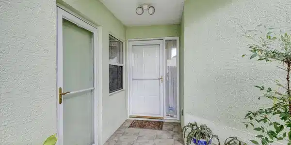 810 LANARK COURT
