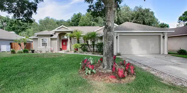 3213 VICTORIA LANE