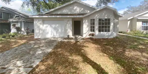 7458 GROVEOAK DRIVE