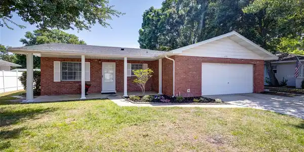 213 24TH COURT SW