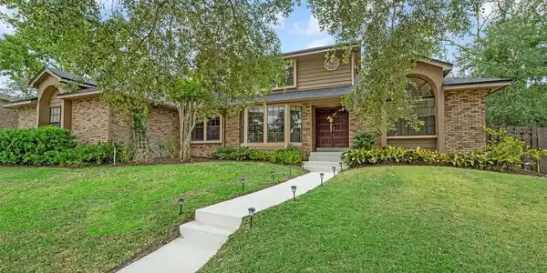 517 SPRINGCREEK DRIVE
