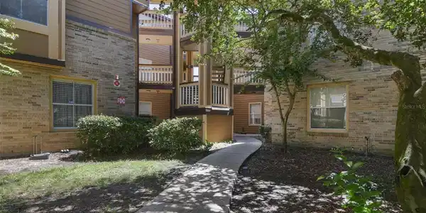 486 N PIN OAK PLACE