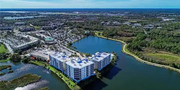 10520 BOARDWALK LOOP