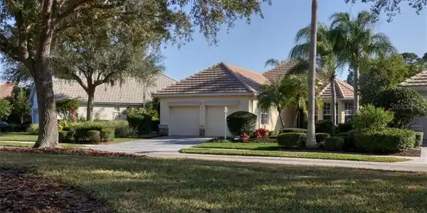 6522 OAKLAND HILLS DRIVE