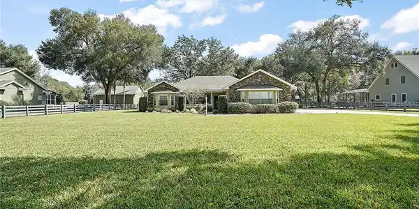 1785 ABRAMS RD
