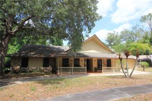 102 VALLEY COURT