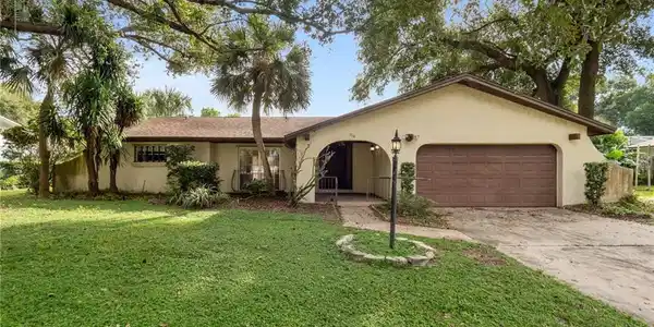 106 HILLCREST DRIVE