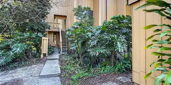 229 CROWN OAKS WAY