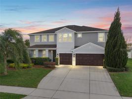 717 LAKE COVE POINTE CIRCLE