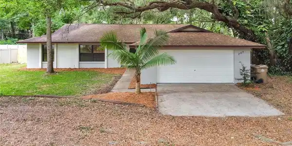 207 SUNRISE LANE