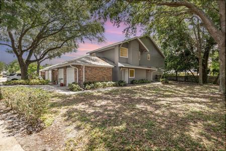 624 MAPLE OAK CIRCLE