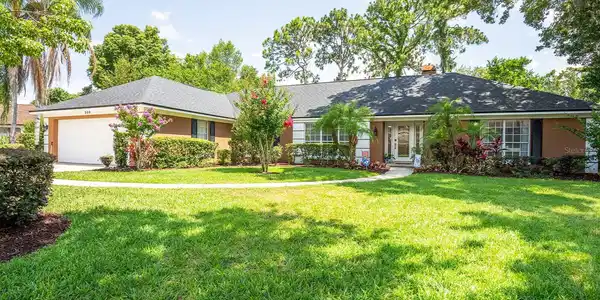 329 GREEN OAK COURT