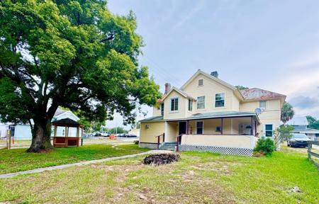 105 S GROVE STREET