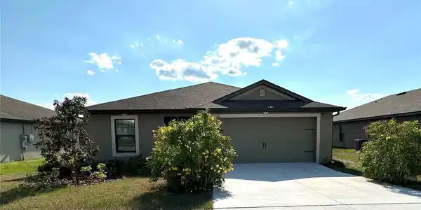 1511 SWAN LAKE CIRCLE