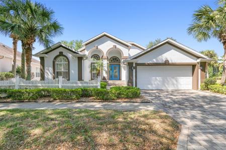 5 PELICAN COURT