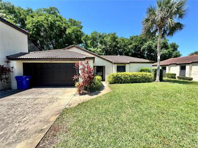 1905 OAK CIRCLE