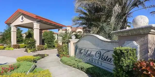 7702 LAKE VISTA COURT