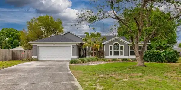 2611 AUTUMN LANE