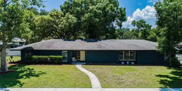 1203 ROBINSWOOD N