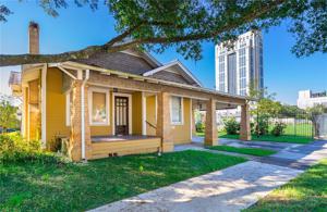 190 E AMELIA (YELLOW HOUSE) STREET