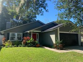 1518 LAWNDALE CIRCLE