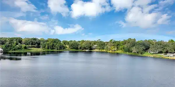 527 W BLUE WATER EDGE DRIVE