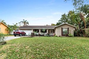 951 E APPLE LANE