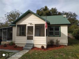 131 W CHARLOTTE AVENUE