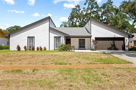 13534 LAKE MAGDALENE DR