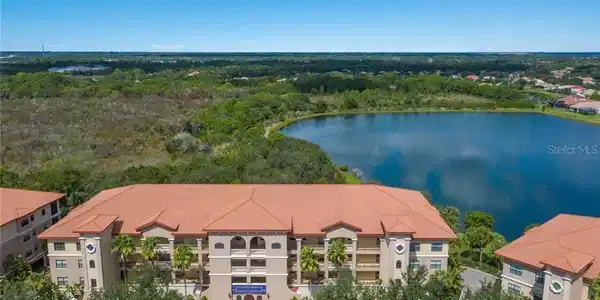 7702 LAKE VISTA COURT