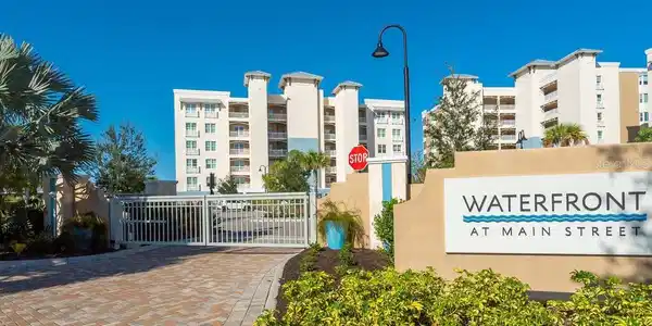 10520 BOARDWALK LOOP