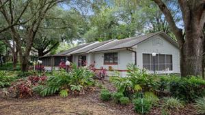 108 E CYPRESS AVENUE