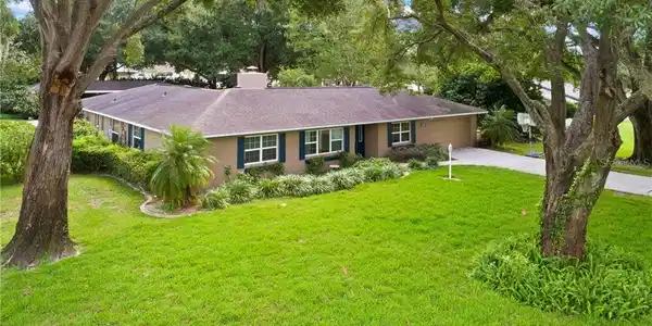 2409 BRIARWOOD LANE