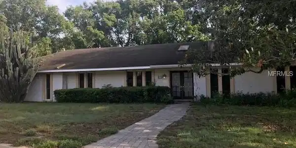 301 VALLEY DRIVE