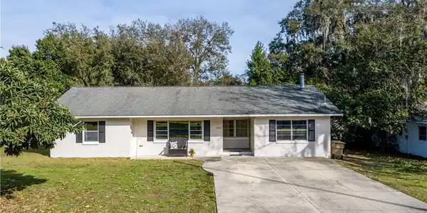 2909 PINETREE ROAD