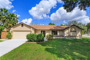 4919 WOODBREEZE COURT