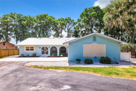 504 LAKESHORE DRIVE