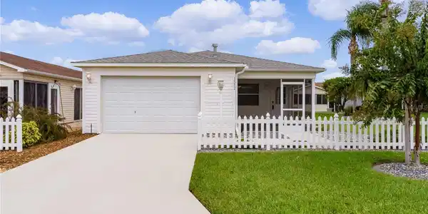 1572 BAYOU PLACE