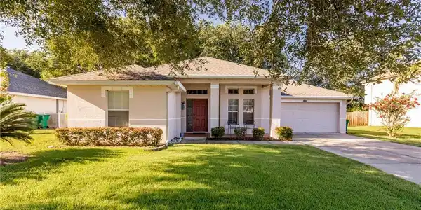 1068 VANDERBILT DRIVE
