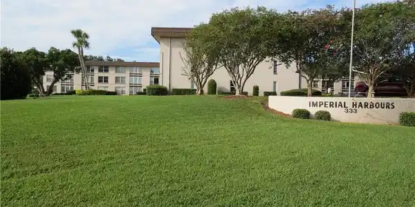 333 W LAKE HOWARD DRIVE