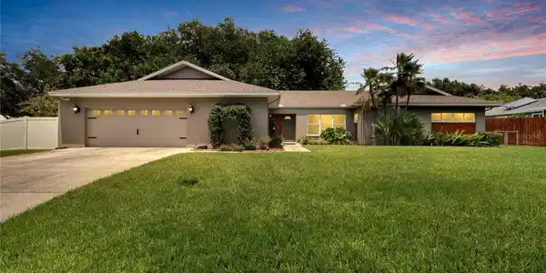 1210 VALLEY HILL DRIVE W