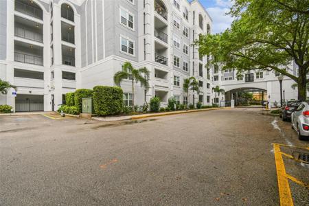 300 E SOUTH STREET