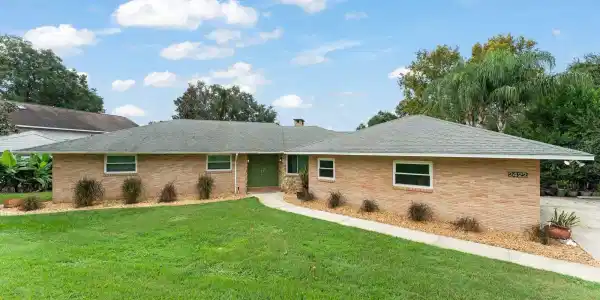 2422 TOPPING PLACE