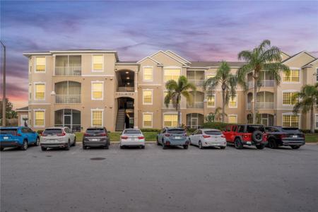 2303 BUTTERFLY PALM WAY