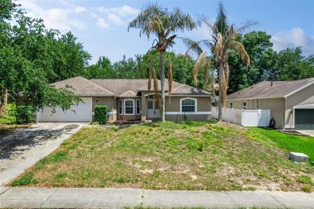 448 SHADY PINE COURT