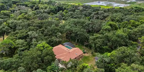 2794 HOLIDAY WOODS DRIVE