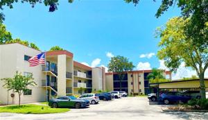 1130 LAKE PARKER
