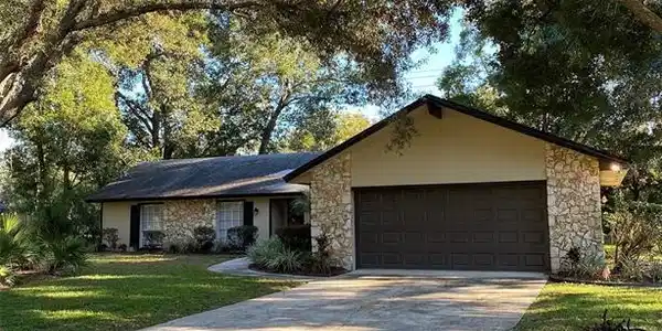 227 ROYAL OAKS