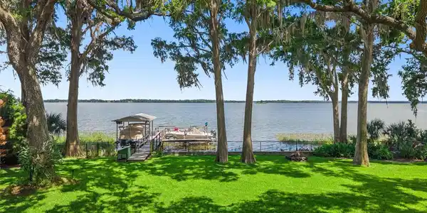 1000 N LAKESHORE BOULEVARD