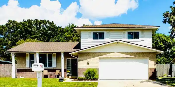 235 24TH COURT SW